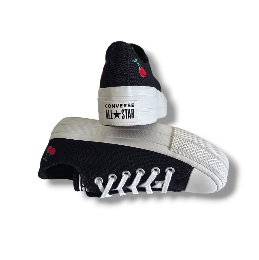 New 🌹CONVERSE Women's Chuck Taylor All-Star Lift Platform Cherries Sneakers - Picture 13 of 16